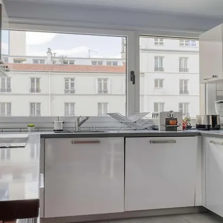 Apartment Spacious Contemporary Flat In The 15th - Mid-t *