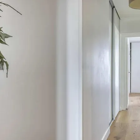 Spacious Contemporary Flat In The 15th - Mid-t