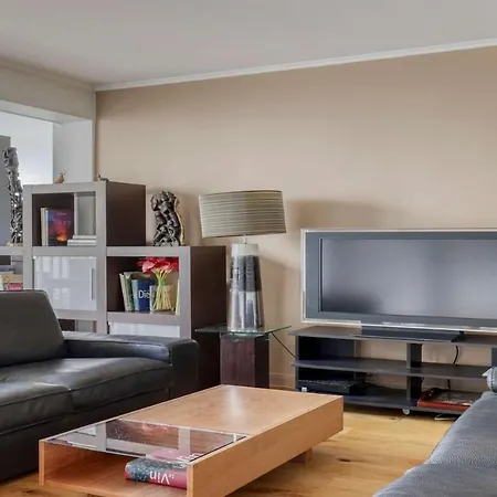 Spacious Contemporary Flat In The 15th - Mid-t *