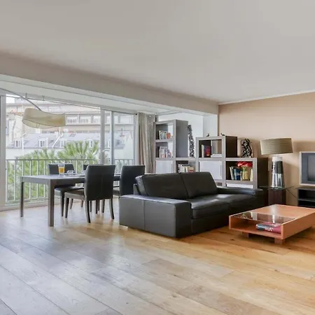 Spacious Contemporary Flat In The 15th - Mid-t *